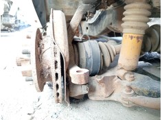 Recambio de mangueta delantera derecha para mitsubishi montero   canvas top (l04_g) 2.5 td (l044g, l049g) referencia OEM IAM 014 2